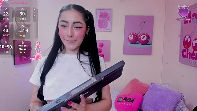 Snapshot of Maddie_Rosee chatting on February 5, 2026, 3:35 am Maddie Rosee online show from February 5, 2026, 3:35 am