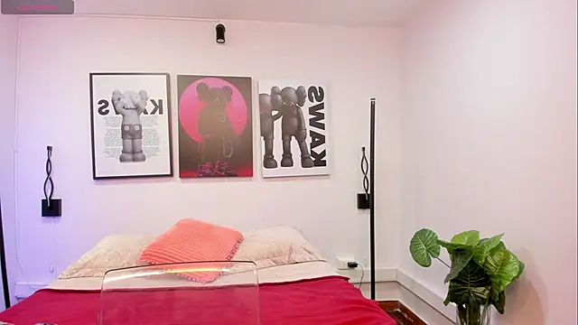 Snapshot of Maddie_Rosee chatting on February 14, 2026, 3:51 am Maddie Rosee online show from February 14, 2026, 3:51 am