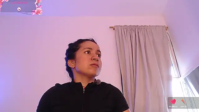 Snapshot of chiarafustox chatting on February 5, 2026, 8:04 pm chiarafustox online show from February 5, 2026, 8:04 pm