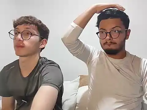 Snapshot of MaxAndNico chatting on February 5, 2026, 3:13 am MaxAndNico online show from February 5, 2026, 3:13 am