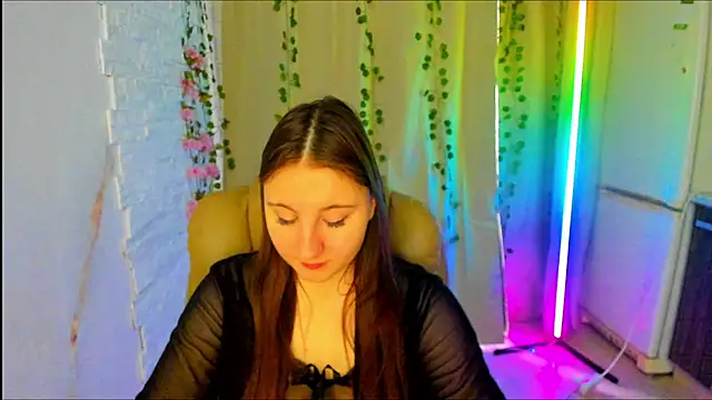 EvaxCharm online show from February 7, 2026, 3:36 am