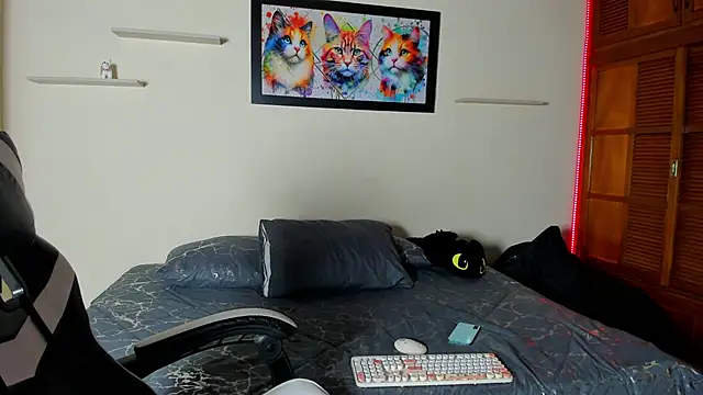 Snapshot of meredit_cris23 chatting on February 12, 2026, 1:05 am meredit cris23 online show from February 12, 2026, 1:05 am