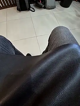 Snapshot of biel13cm chatting on February 4, 2026, 1:17 pm biel13cm online show from February 4, 2026, 1:17 pm