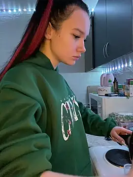 Carolina G0lden online show from April 23, 2026, 10:11 pm