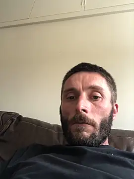 Snapshot of pezzerb7 chatting on June 15, 2026, 2:28 pm pezzerb7 online show from June 15, 2026, 2:28 pm