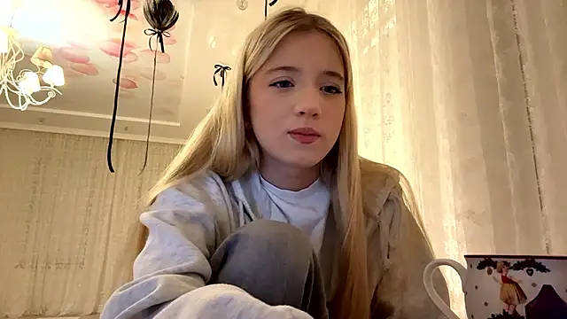 Snapshot of IvyArmbrister chatting on March 10, 2026, 7:29 pm IvyArmbrister online show from March 10, 2026, 7:29 pm