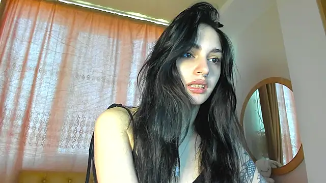 Snapshot of Lesyalisss chatting on June 7, 2026, 4:28 am Lesyalisss online show from June 7, 2026, 4:28 am