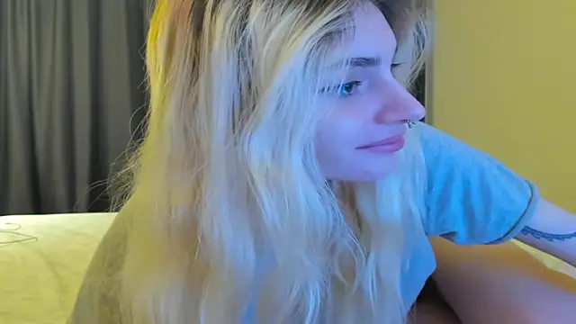 Lesyalisss online show from March 17, 2026, 7:06 pm