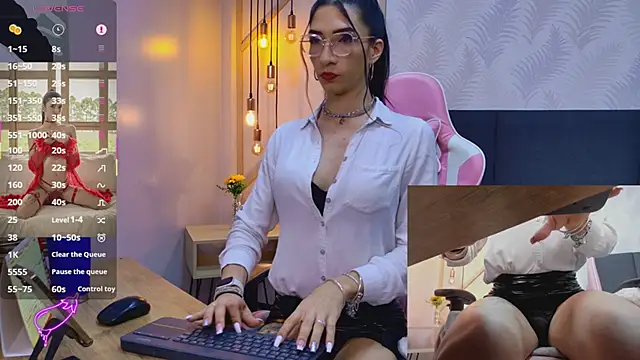 Snapshot of kylliefox_ chatting on April 25, 2026, 1:41 pm kylliefox online show from April 25, 2026, 1:41 pm