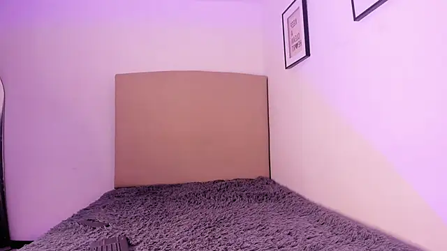 im tiffany  online show from February 26, 2026, 4:01 am