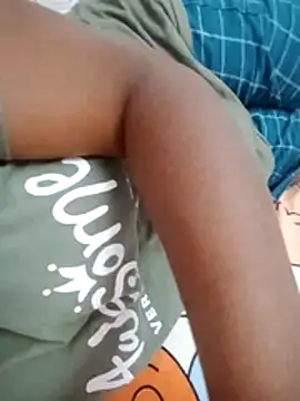 Snapshot of pallaviiii chatting on February 13, 2026, 11:43 am pallaviiii online show from February 13, 2026, 11:43 am