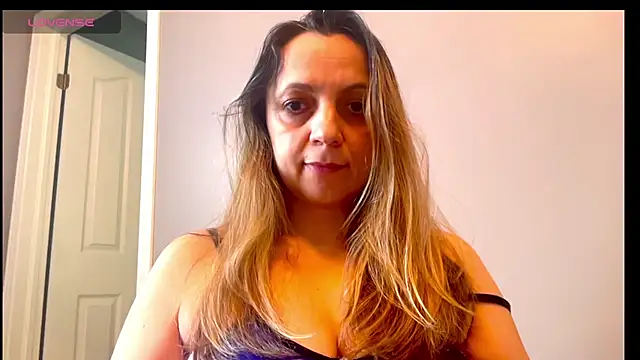 ShyFlameLive online show from April 5, 2026, 8:04 pm