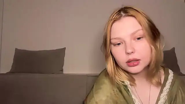 Snapshot of Ophelia_Ritz chatting on May 14, 2026, 11:24 pm Ophelia Ritz online show from May 14, 2026, 11:24 pm