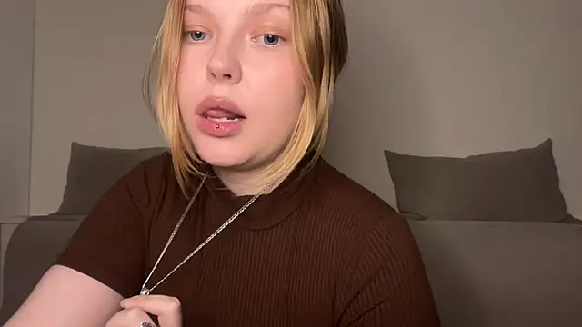 Snapshot of Ophelia_Ritz chatting on May 7, 2026, 10:57 pm Ophelia Ritz online show from May 7, 2026, 10:57 pm