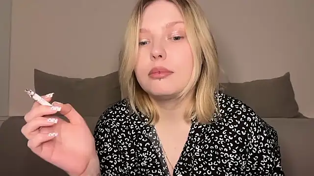 Ophelia Ritz online show from March 4, 2026, 6:26 pm