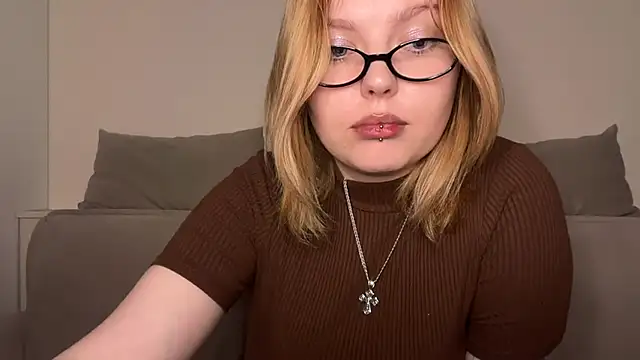 Ophelia Ritz online show from April 24, 2026, 9:28 pm