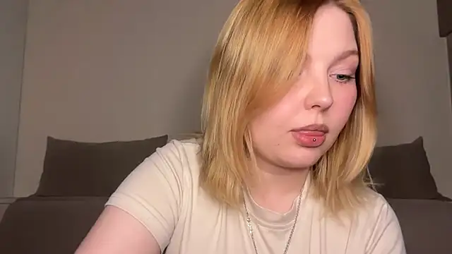 Snapshot of Ophelia_Ritz chatting on May 23, 2026, 8:52 pm Ophelia Ritz online show from May 23, 2026, 8:52 pm