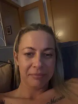 Snapshot of SophieSchmidt chatting on February 15, 2026, 11:25 pm SophieSchmidt online show from February 15, 2026, 11:25 pm