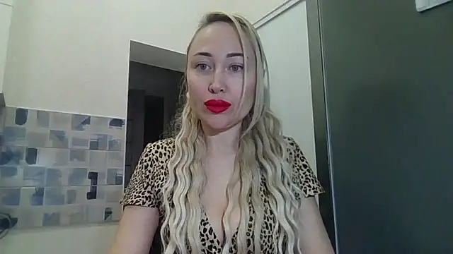 Snapshot of NanaGold2992 chatting on March 3, 2026, 3:46 am NanaGold2992 online show from March 3, 2026, 3:46 am