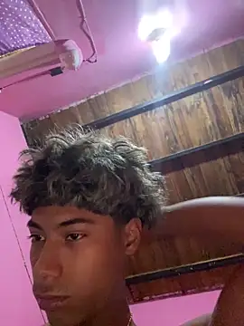 Snapshot of Adan21_cm chatting on February 9, 2026, 5:49 am Adan21 cm online show from February 9, 2026, 5:49 am