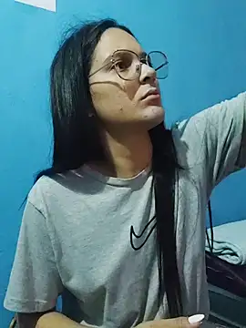 Snapshot of Perla_and_Maikol chatting on February 15, 2026, 3:40 am Perla and Maikol online show from February 15, 2026, 3:40 am