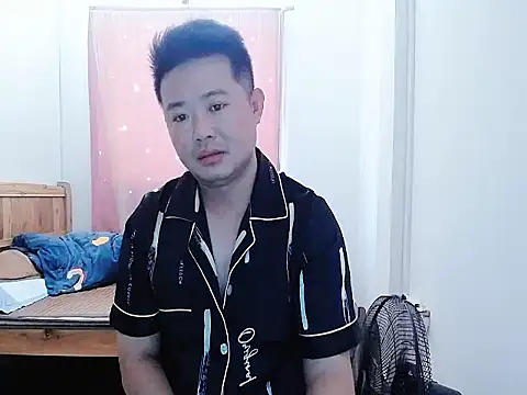 wwwhh777 online show from April 12, 2026, 3:54 am