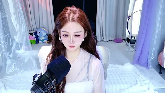 Snapshot of Dancer_Lucky-Nini chatting on February 1, 2026, 6:44 am Dancer Lucky-Nini online show from February 1, 2026, 6:44 am