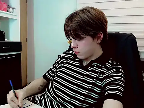 Snapshot of duvisex19 chatting on April 5, 2026, 4:08 am duvisex19 online show from April 5, 2026, 4:08 am