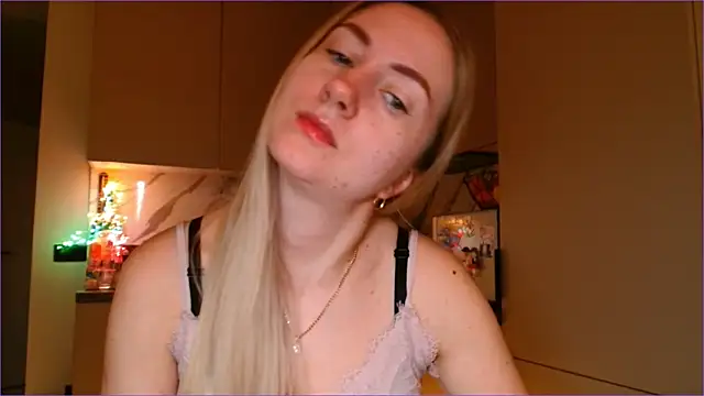 BluueSilk online show from February 18, 2026, 6:11 am