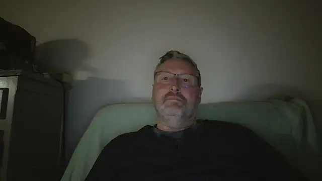 doudou310 online show from April 7, 2026, 4:36 am