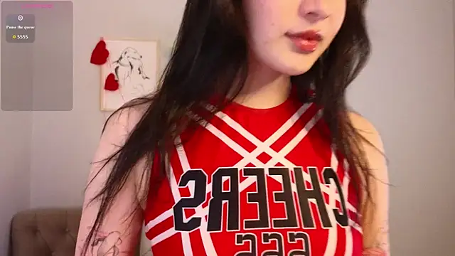 Snapshot of Noiry_Vuvez chatting on June 8, 2026, 1:28 am Noiry Vuvez online show from June 8, 2026, 1:28 am