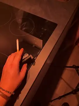 hottogetherNL online show from February 12, 2026, 5:51 am