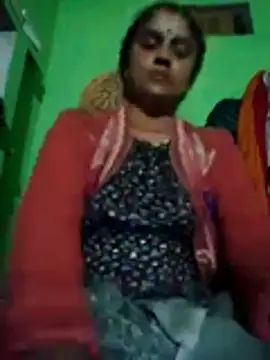 Snapshot of Miya_jaan chatting on February 2, 2026, 5:23 pm Miya jaan online show from February 2, 2026, 5:23 pm