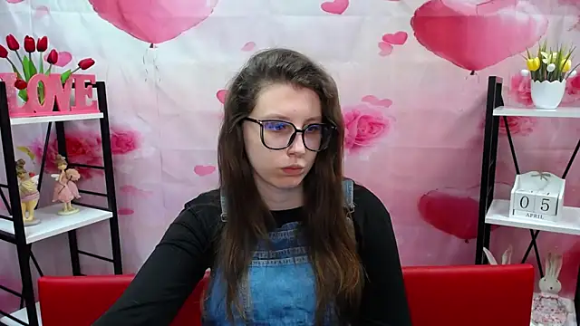 LilianaShine online show from April 5, 2026, 5:03 am