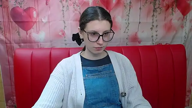 Snapshot of LilianaShine chatting on February 21, 2026, 6:15 am LilianaShine online show from February 21, 2026, 6:15 am