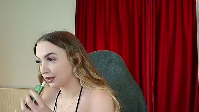 Snapshot of Angel-Kisss chatting on February 14, 2026, 5:07 am Angel-Kisss online show from February 14, 2026, 5:07 am