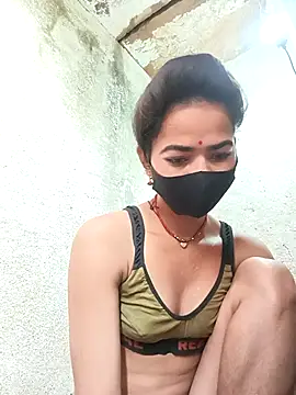 Snapshot of Sunali_Bendre chatting on February 28, 2026, 2:55 am Sunali Bendre online show from February 28, 2026, 2:55 am