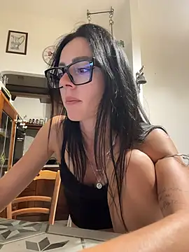 Snapshot of alibi_room chatting on May 27, 2026, 10:06 pm alibi room online show from May 27, 2026, 10:06 pm