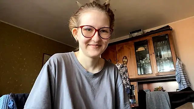 LaureenVielma online show from April 11, 2026, 6:21 am