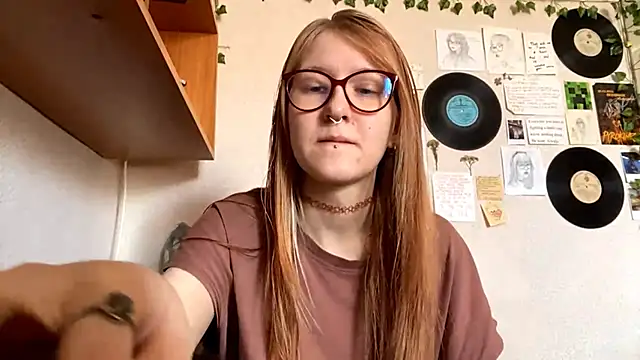 LaureenVielma online show from April 18, 2026, 8:27 am