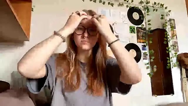 LaureenVielma online show from April 9, 2026, 8:20 am