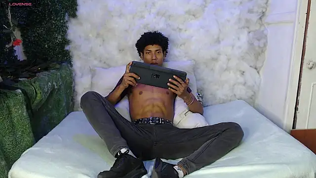 Snapshot of Walkers05 chatting on March 2, 2026, 3:40 am Walkers05 online show from March 2, 2026, 3:40 am