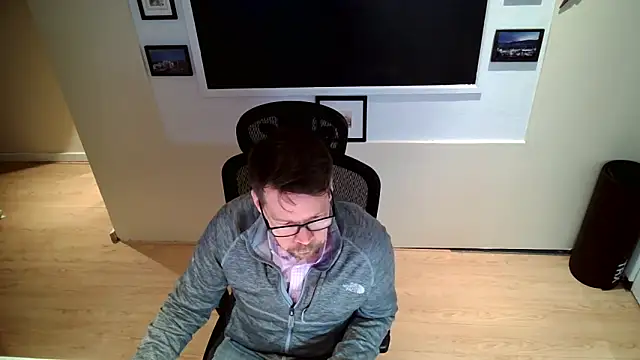 Snapshot of Scotsmanx chatting on February 17, 2026, 8:06 pm Scotsmanx online show from February 17, 2026, 8:06 pm