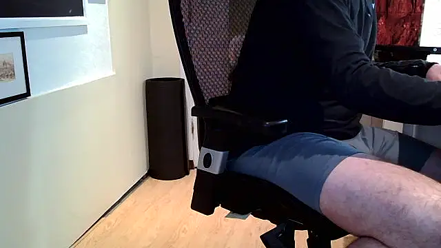 Snapshot of Scotsmanx chatting on February 18, 2026, 3:41 pm Scotsmanx online show from February 18, 2026, 3:41 pm