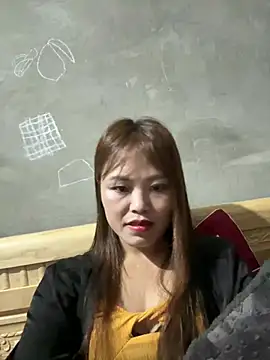 Snapshot of Mila-888 chatting on February 10, 2026, 1:32 pm Mila-888 online show from February 10, 2026, 1:32 pm