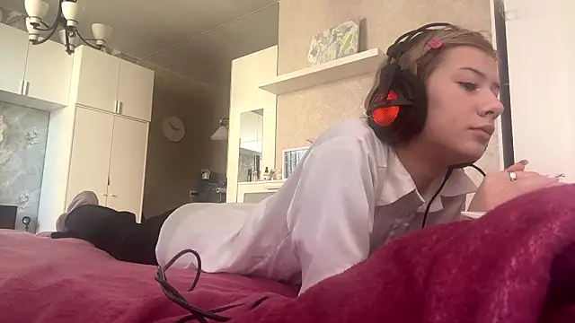 LadyFoxLove online show from March 2, 2026, 11:50 am