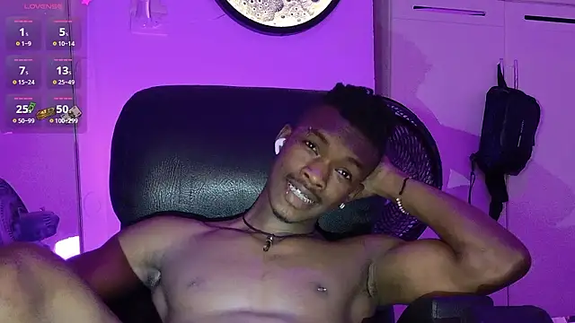 Snapshot of ReyKen- chatting on February 19, 2026, 12:51 am ReyKen- online show from February 19, 2026, 12:51 am