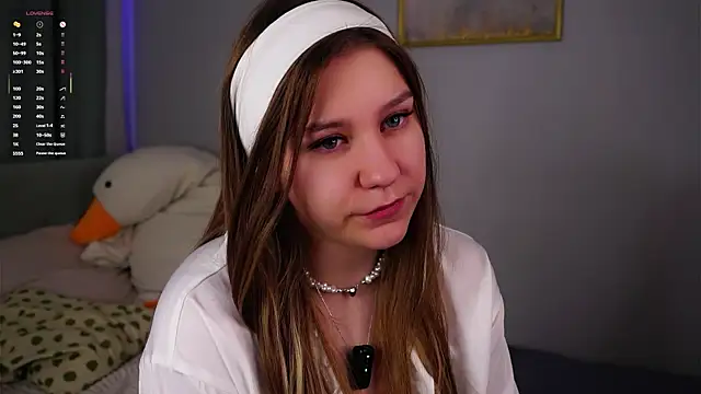 ShantellAngulo online show from April 5, 2026, 2:07 am