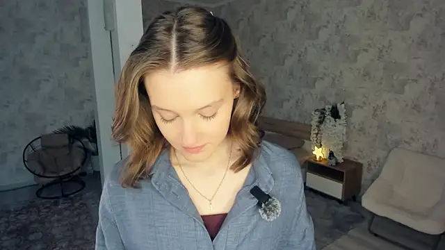 Snapshot of LianneBynon chatting on February 6, 2026, 8:21 am LianneBynon online show from February 6, 2026, 8:21 am