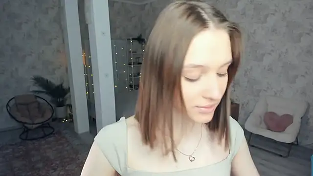 LianneBynon online show from April 10, 2026, 8:43 am